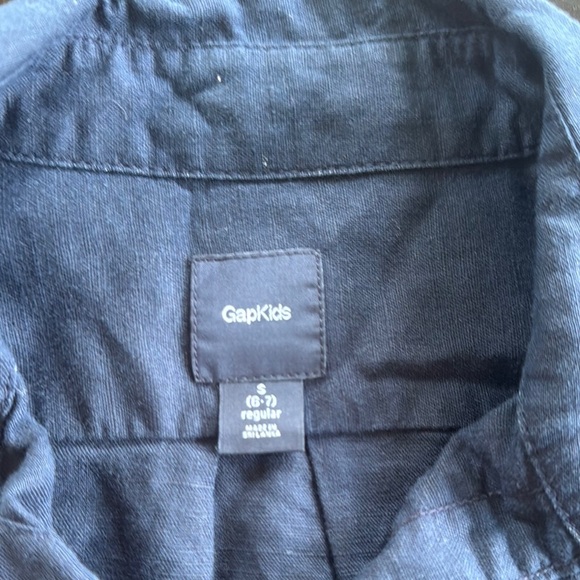 GAP Classic Blue Button Down Shirt - Picture 2 of 3